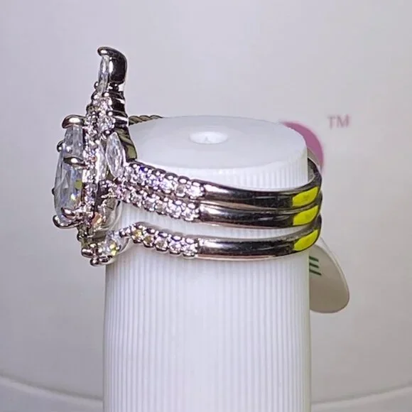 Diamond CZ Pear Shaped Halo Ring RBP7403 Size 8 - Picture 3 of 5